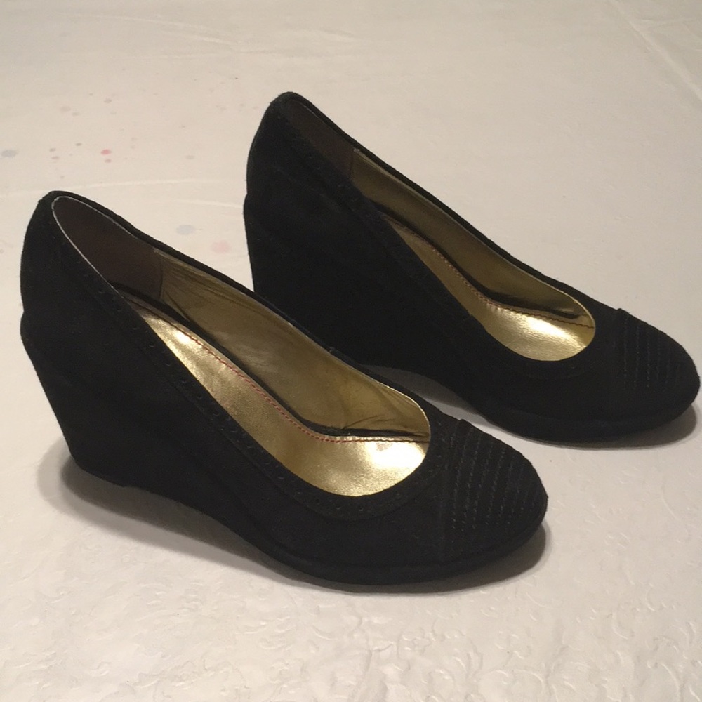 Elaine Turner suede wedges